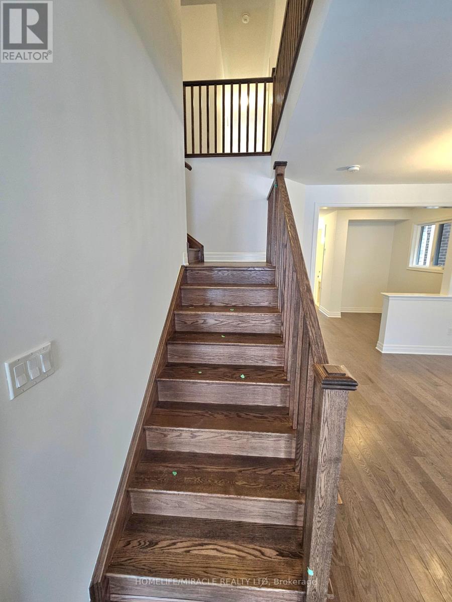 1307 Lily Crescent, Milton, Ontario  L9E 2B7 - Photo 12 - W12703514