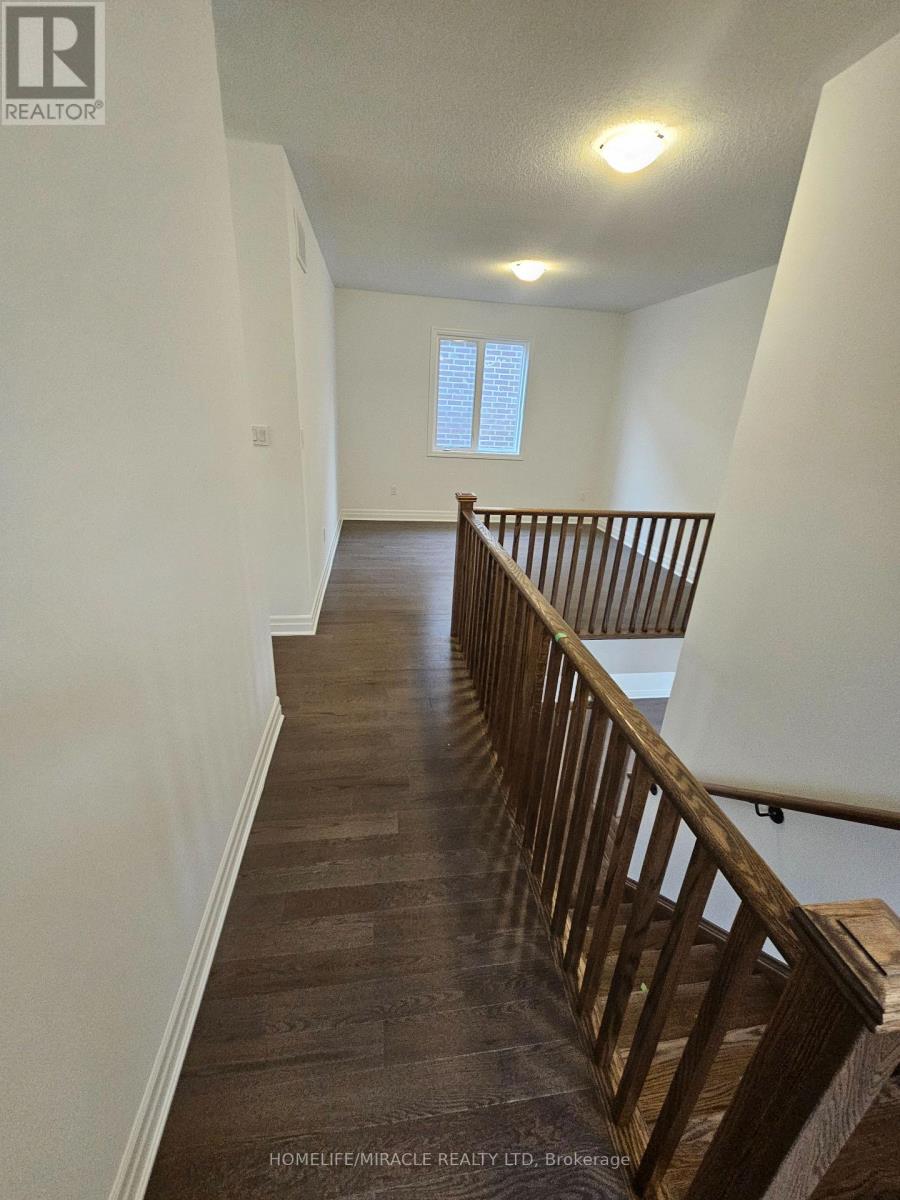 1307 Lily Crescent, Milton, Ontario  L9E 2B7 - Photo 13 - W12703514