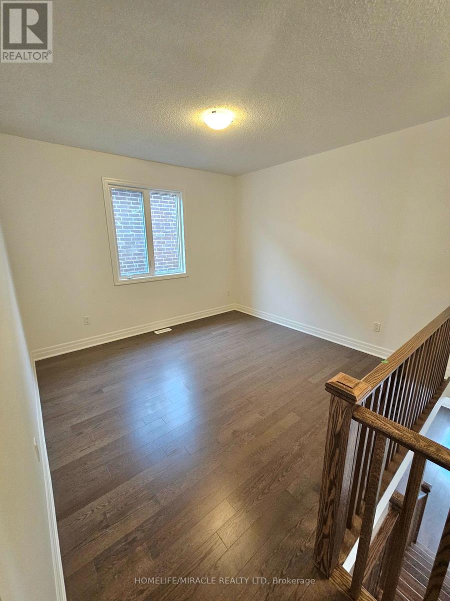 1307 Lily Crescent, Milton, Ontario  L9E 2B7 - Photo 14 - W12703514