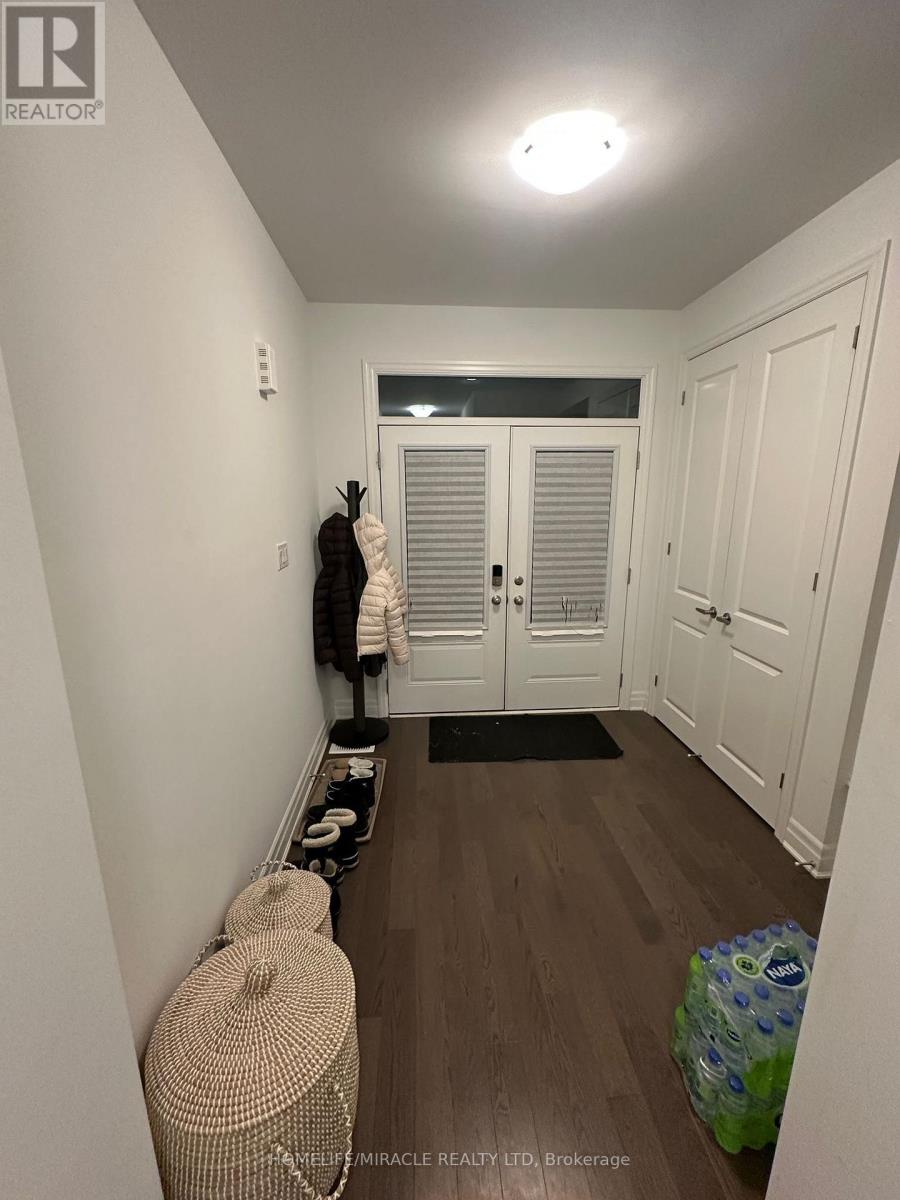 1307 Lily Crescent, Milton, Ontario  L9E 2B7 - Photo 3 - W12703514