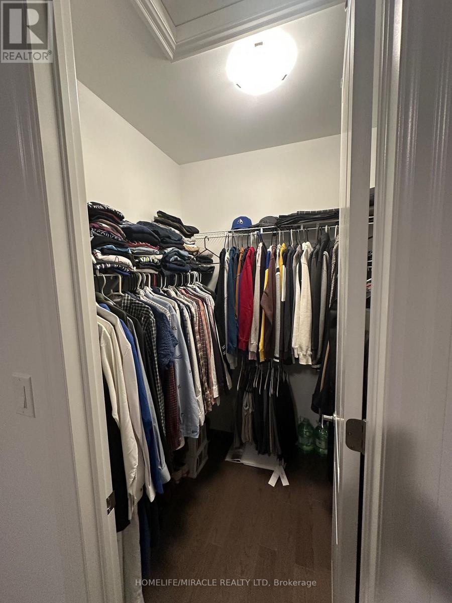 1307 Lily Crescent, Milton, Ontario  L9E 2B7 - Photo 31 - W12703514