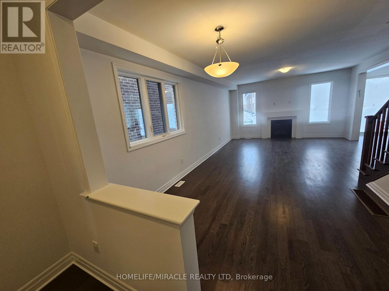 1307 Lily Crescent, Milton, Ontario  L9E 2B7 - Photo 4 - W12703514