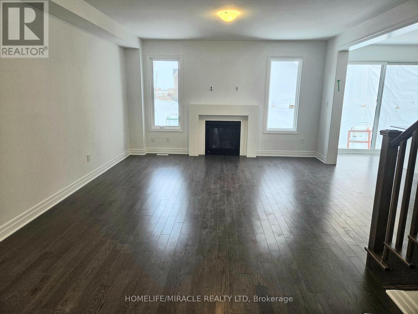 1307 Lily Crescent, Milton, Ontario  L9E 2B7 - Photo 5 - W12703514