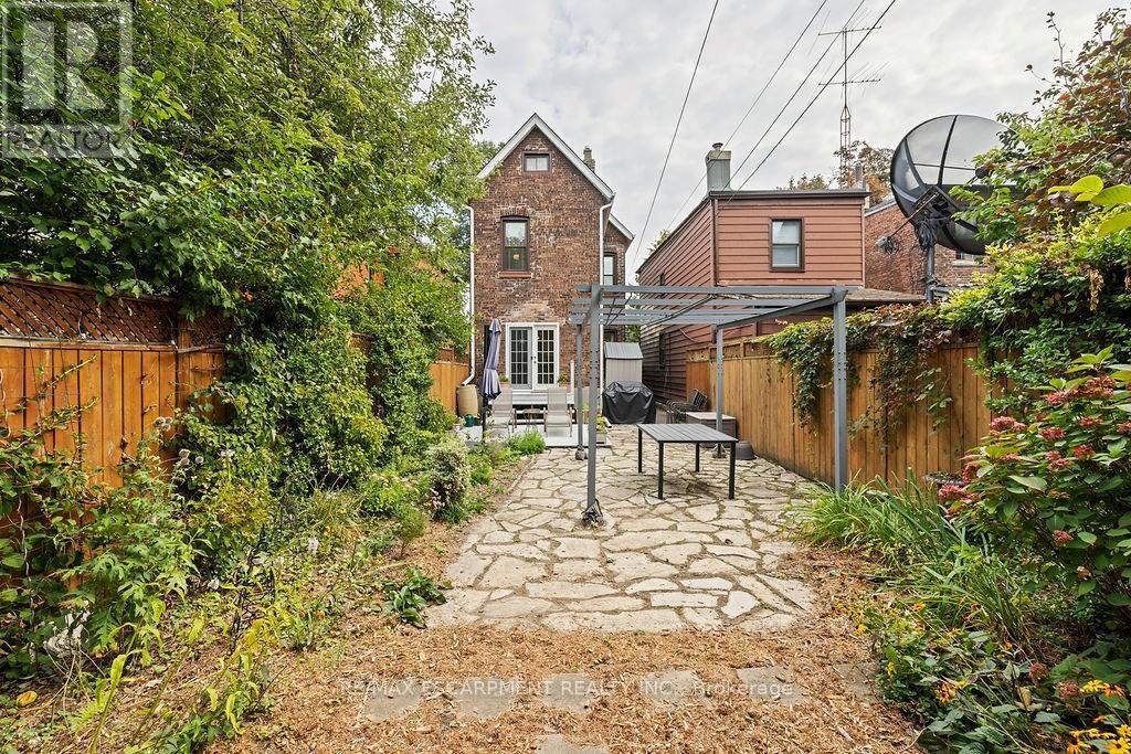 406 Margueretta Street, Toronto, Ontario  M6H 3S5 - Photo 34 - W12703516