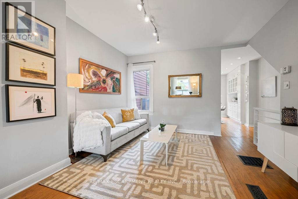 406 Margueretta Street, Toronto, Ontario  M6H 3S5 - Photo 7 - W12703516