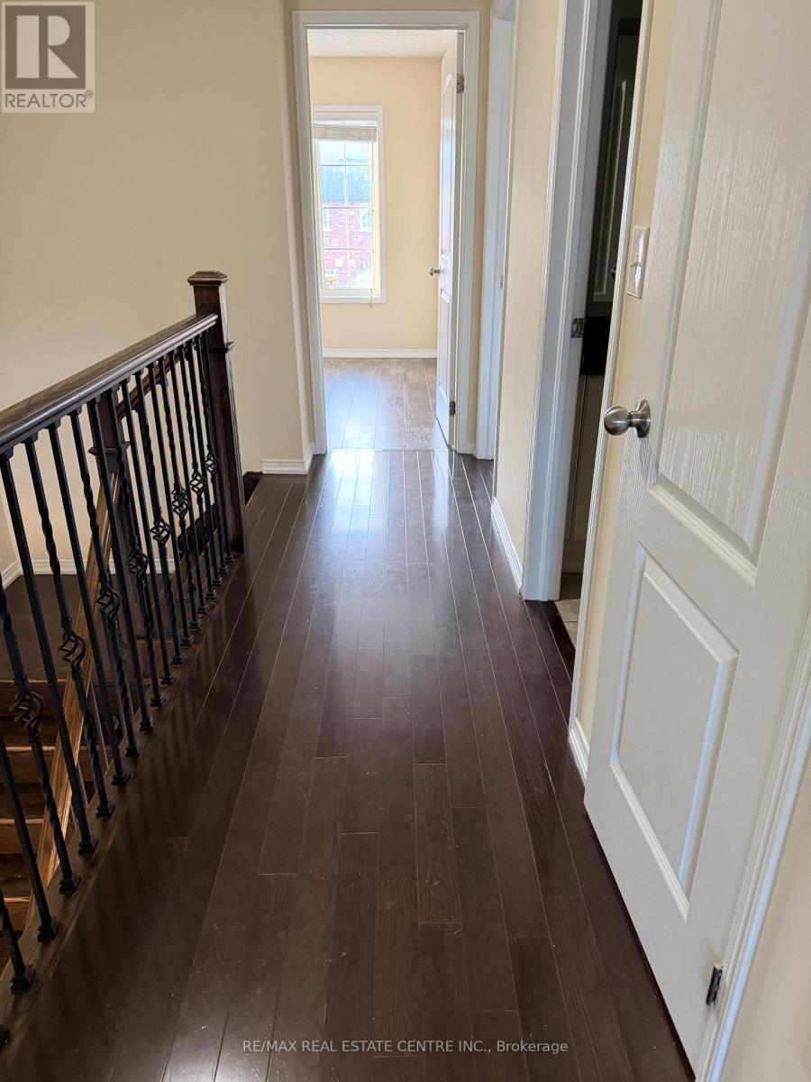 44 - 745 Farmstead Drive, Milton, Ontario  L9T 8B1 - Photo 8 - W12703532