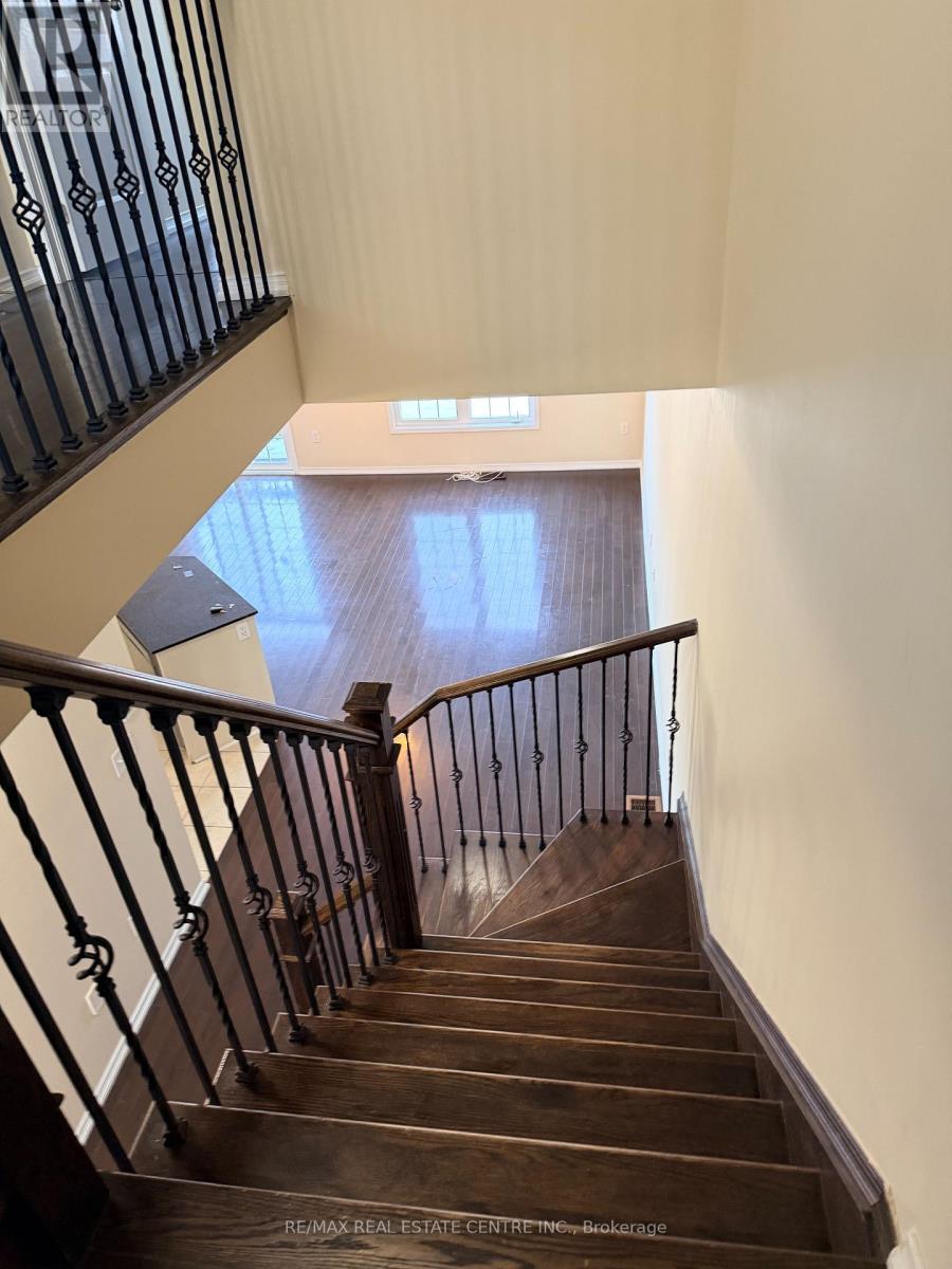 44 - 745 Farmstead Drive, Milton, Ontario  L9T 8B1 - Photo 9 - W12703532