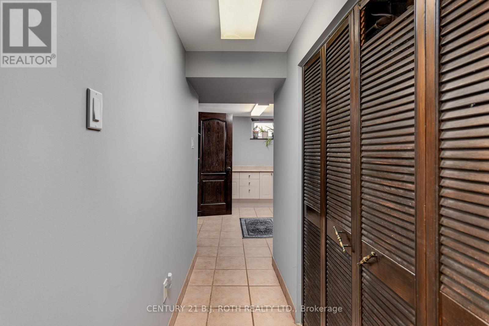 193 Epsom Downs Drive, Toronto, Ontario  M3M 1S8 - Photo 43 - W12703552
