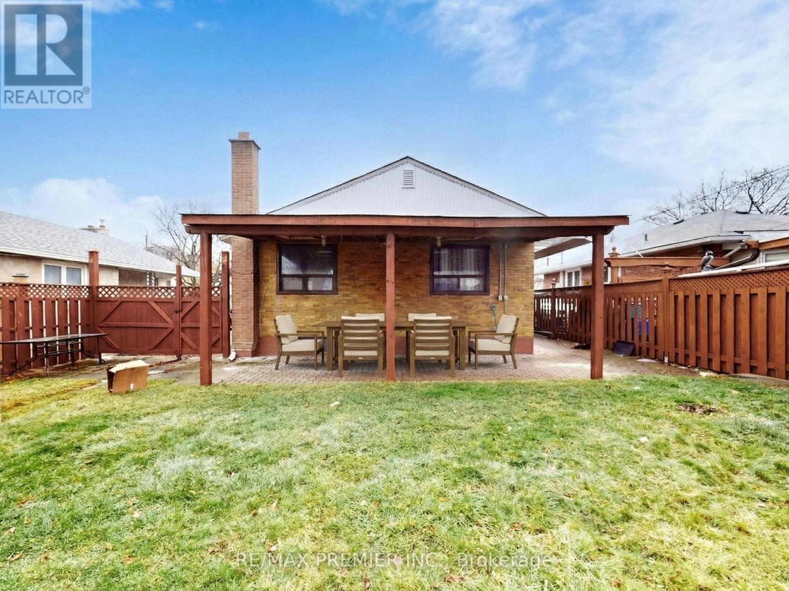 30 Moncrieff Drive, Toronto, Ontario  M9W 2R2 - Photo 21 - W12703638