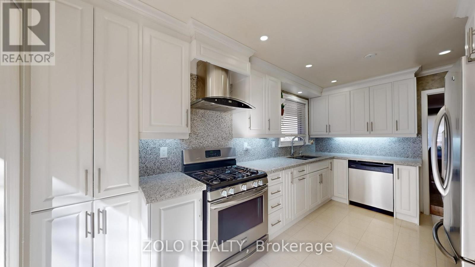 26 Cardwell Street, Orangeville, Ontario  L9W 2V6 - Photo 17 - W12703648