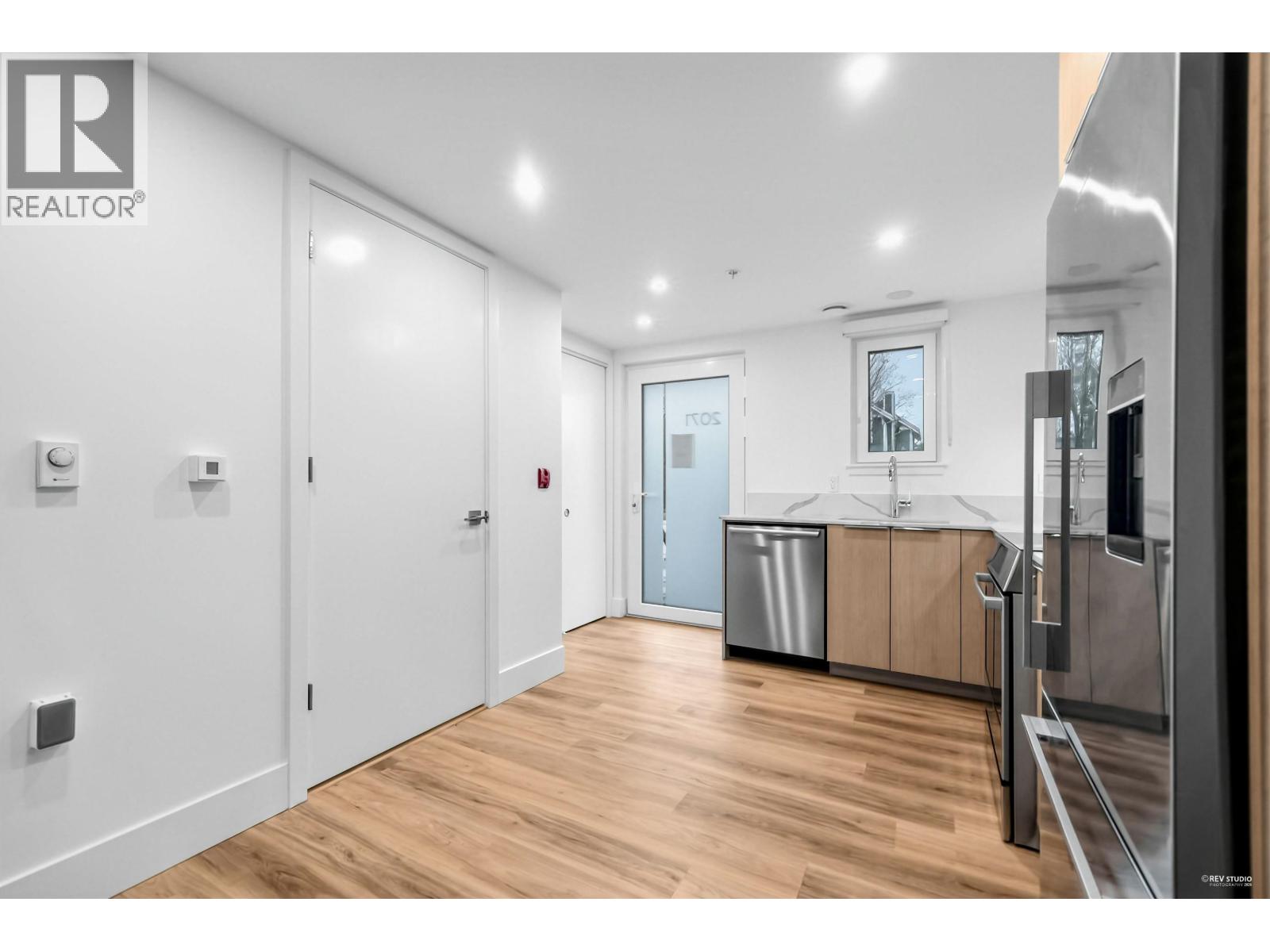 2071 E 1st Avenue, Vancouver, British Columbia  V5N 1B6 - Photo 8 - R3049914