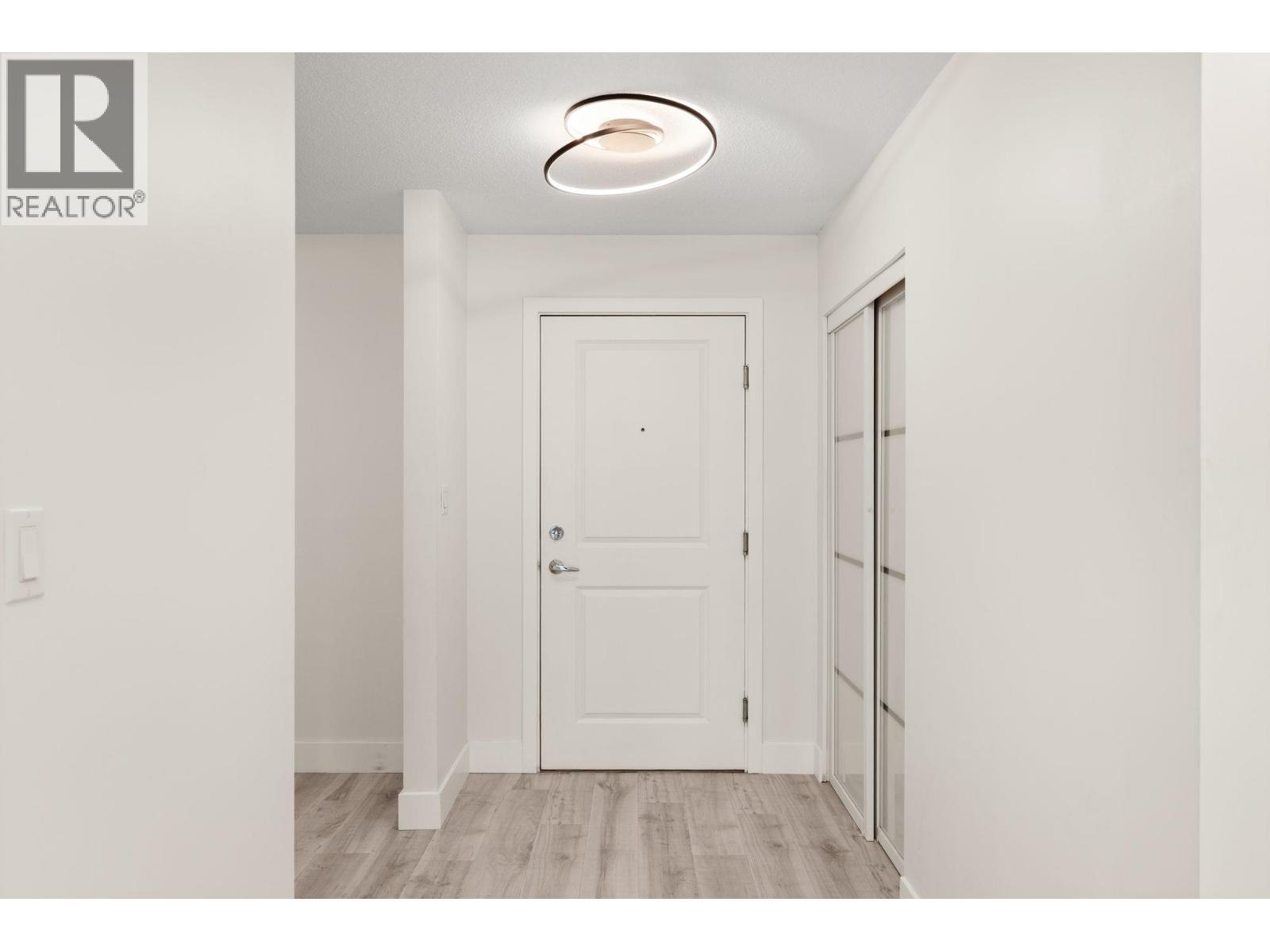 429 19673 Meadow Gardens Way, Pitt Meadows, British Columbia  V3Y 0A1 - Photo 4 - R3079106