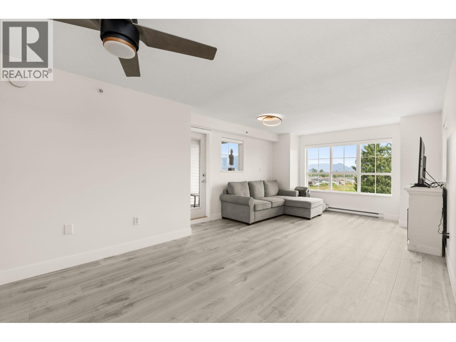 429 19673 Meadow Gardens Way, Pitt Meadows, British Columbia  V3Y 0A1 - Photo 5 - R3079106