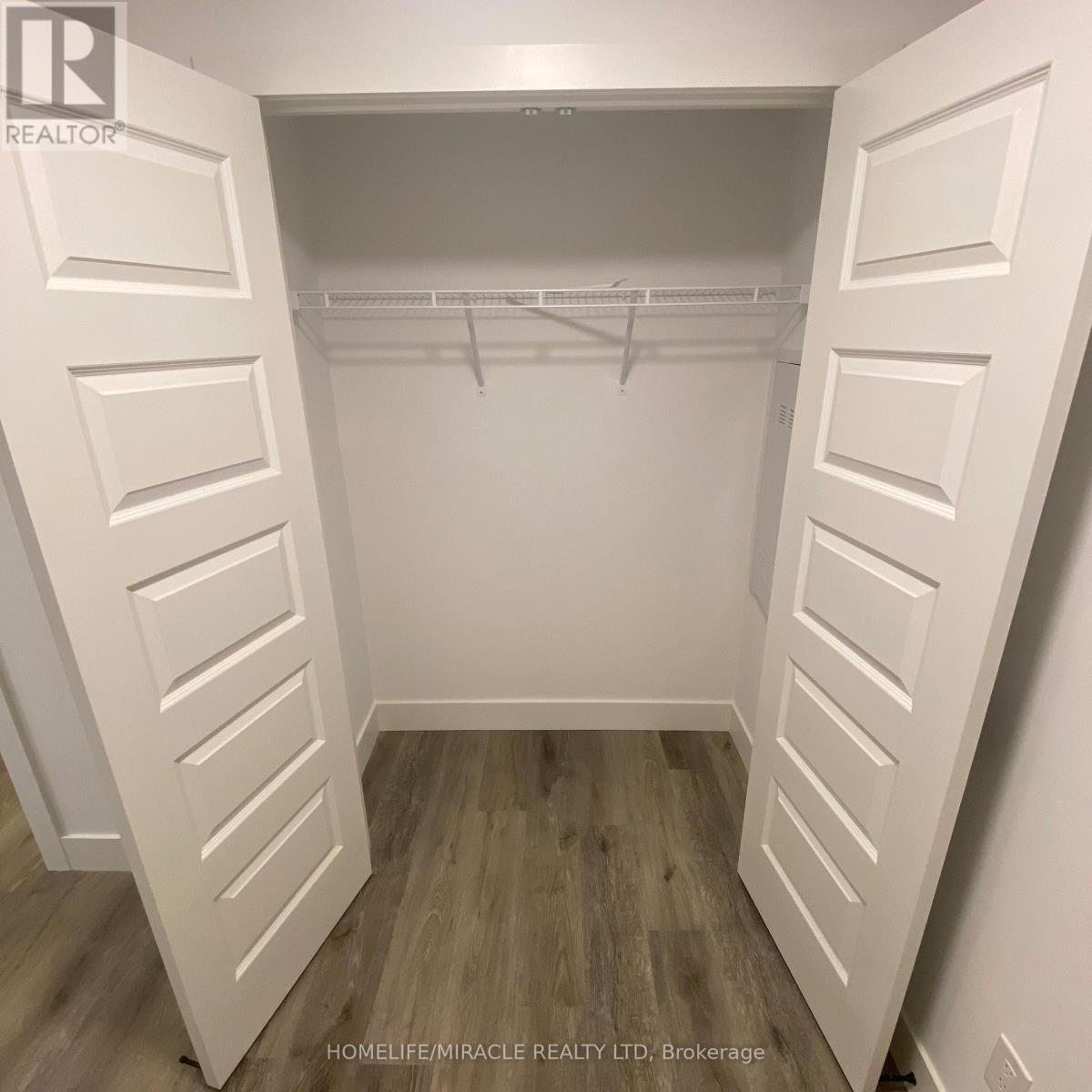 401 - 26 Lowes Road W, Guelph, Ontario  N1G 4X2 - Photo 4 - X12703636