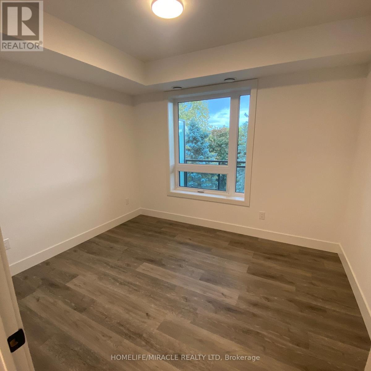 401 - 26 Lowes Road W, Guelph, Ontario  N1G 4X2 - Photo 8 - X12703636