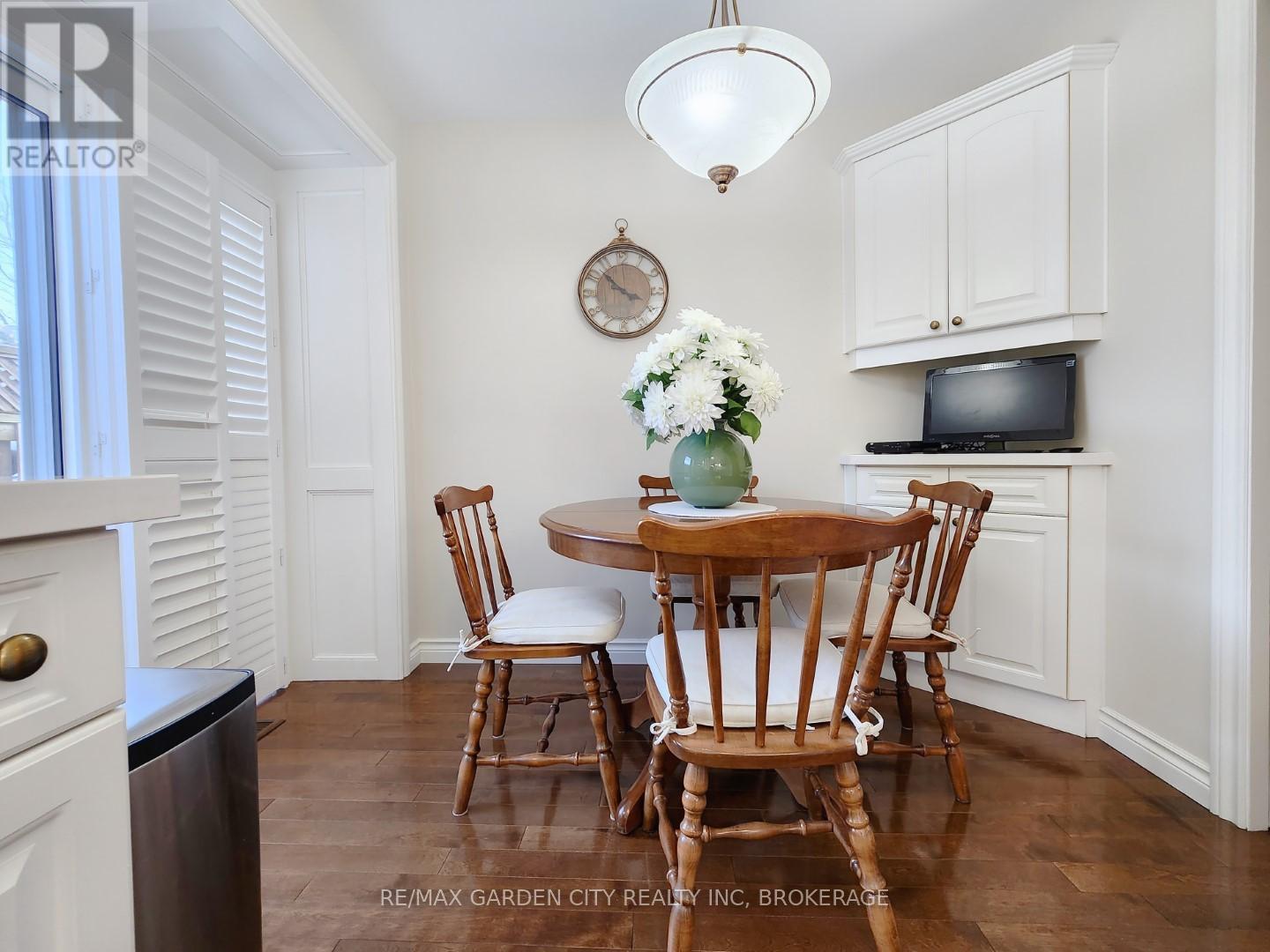 9 Royal Oak Drive, St. Catharines, Ontario  L2N 4B7 - Photo 12 - X12703762