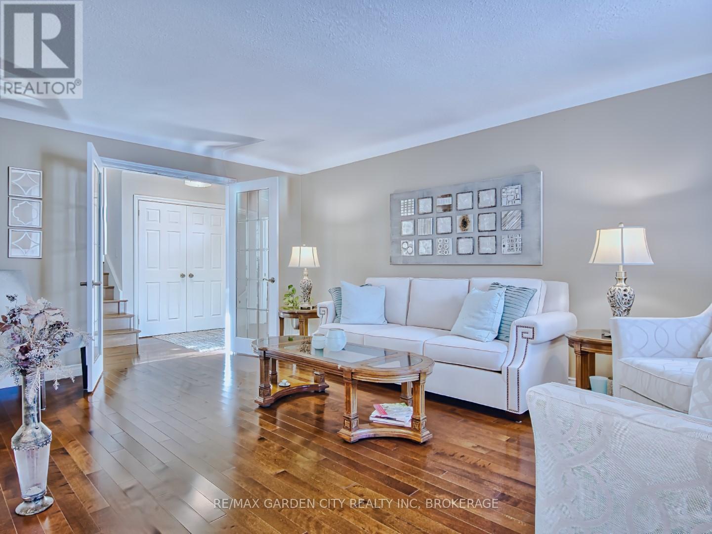 9 Royal Oak Drive, St. Catharines, Ontario  L2N 4B7 - Photo 15 - X12703762