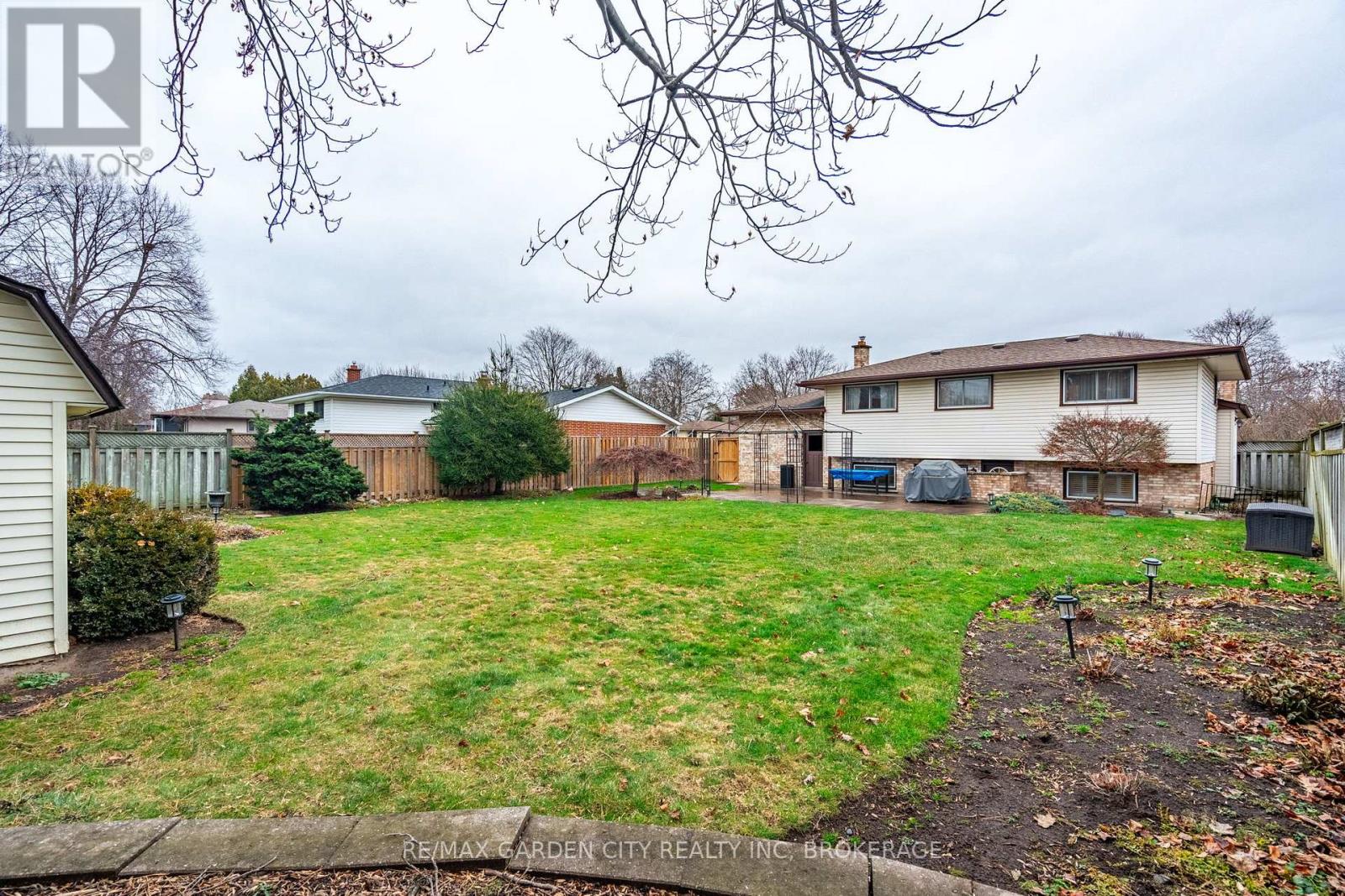 9 Royal Oak Drive, St. Catharines, Ontario  L2N 4B7 - Photo 43 - X12703762