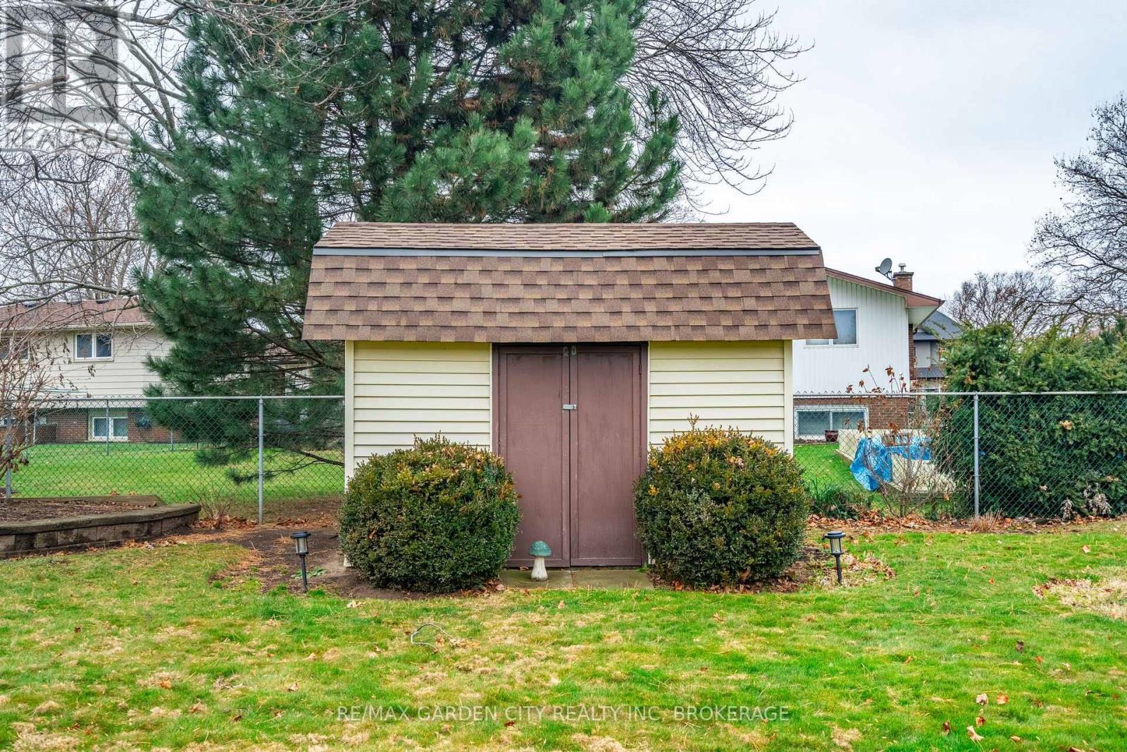 9 Royal Oak Drive, St. Catharines, Ontario  L2N 4B7 - Photo 47 - X12703762