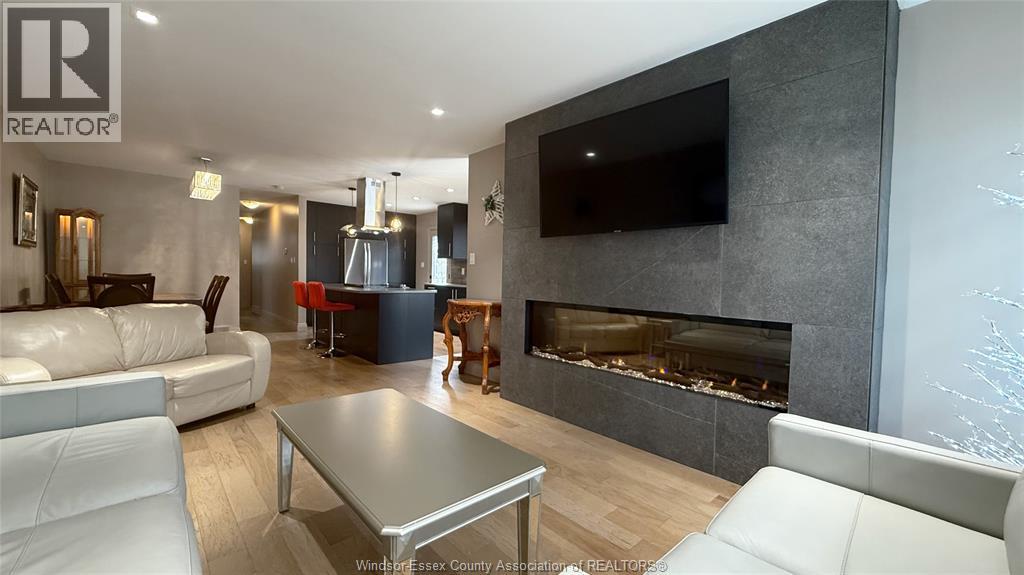 9793 Lynngrove Crescent, Windsor, Ontario  N8R 1B8 - Photo 3 - 26001311