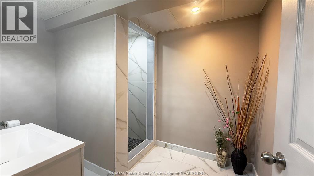9793 Lynngrove Crescent, Windsor, Ontario  N8R 1B8 - Photo 33 - 26001311