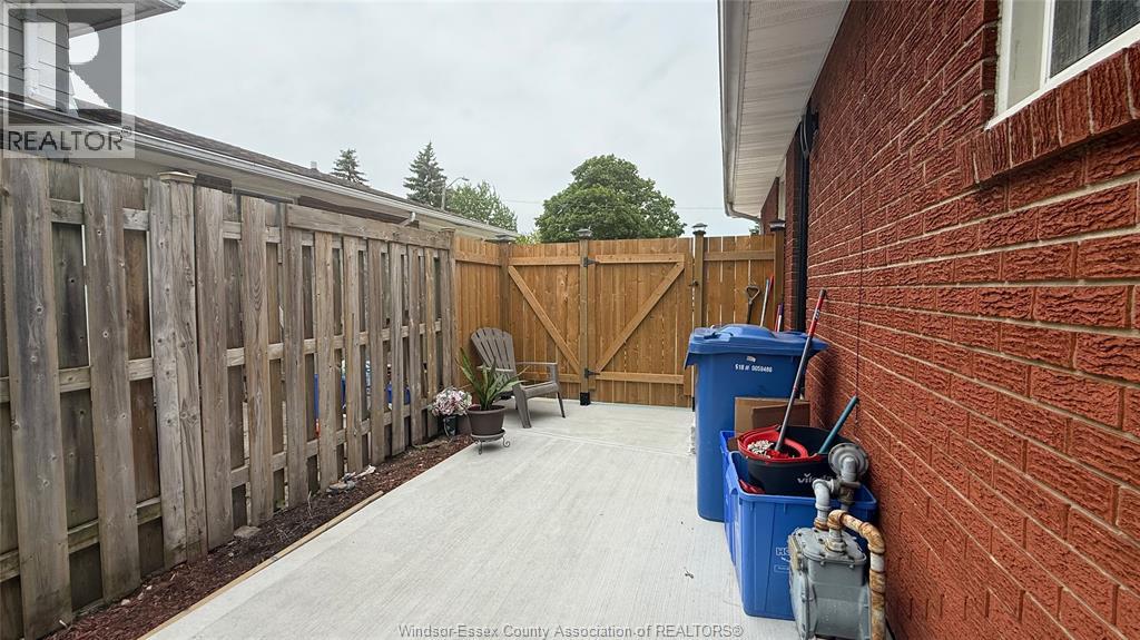 9793 Lynngrove Crescent, Windsor, Ontario  N8R 1B8 - Photo 42 - 26001311