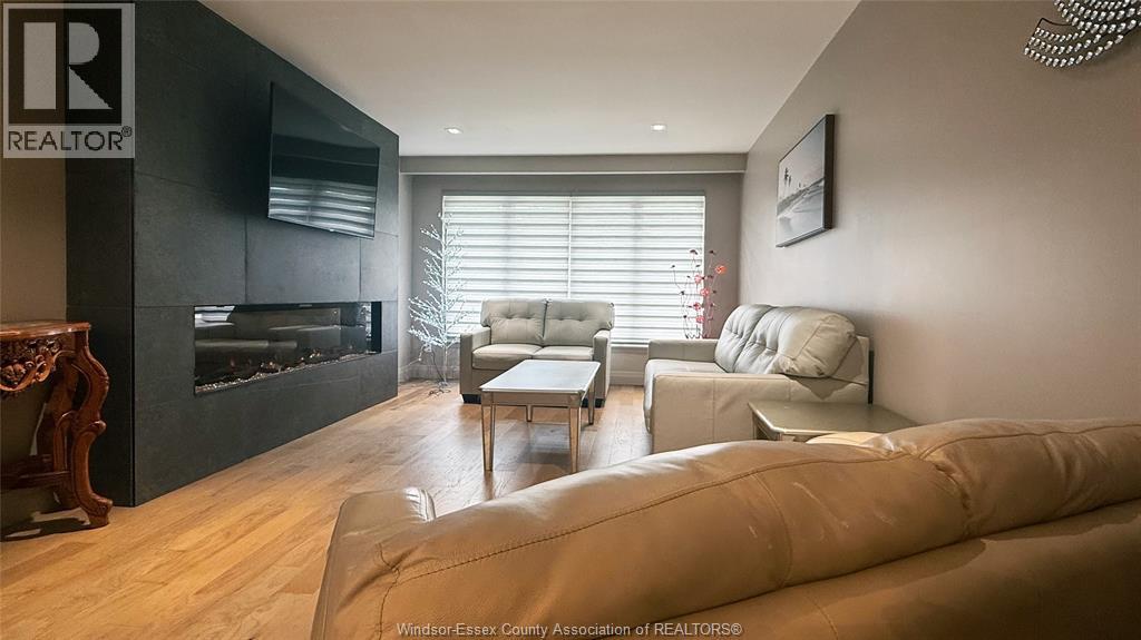 9793 Lynngrove Crescent, Windsor, Ontario  N8R 1B8 - Photo 5 - 26001311