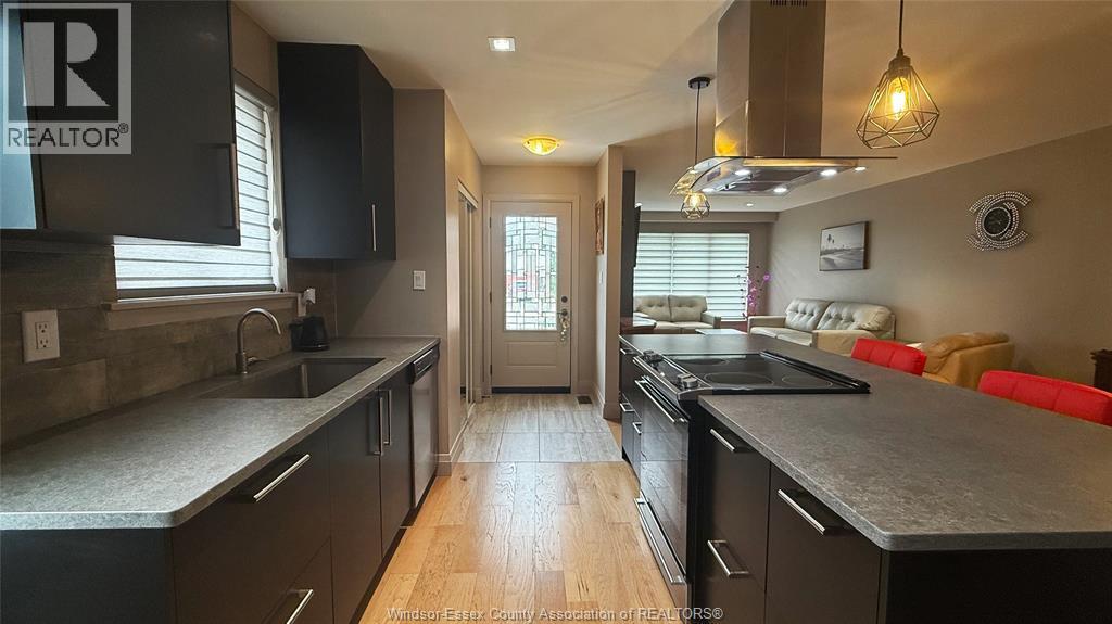 9793 Lynngrove Crescent, Windsor, Ontario  N8R 1B8 - Photo 7 - 26001311