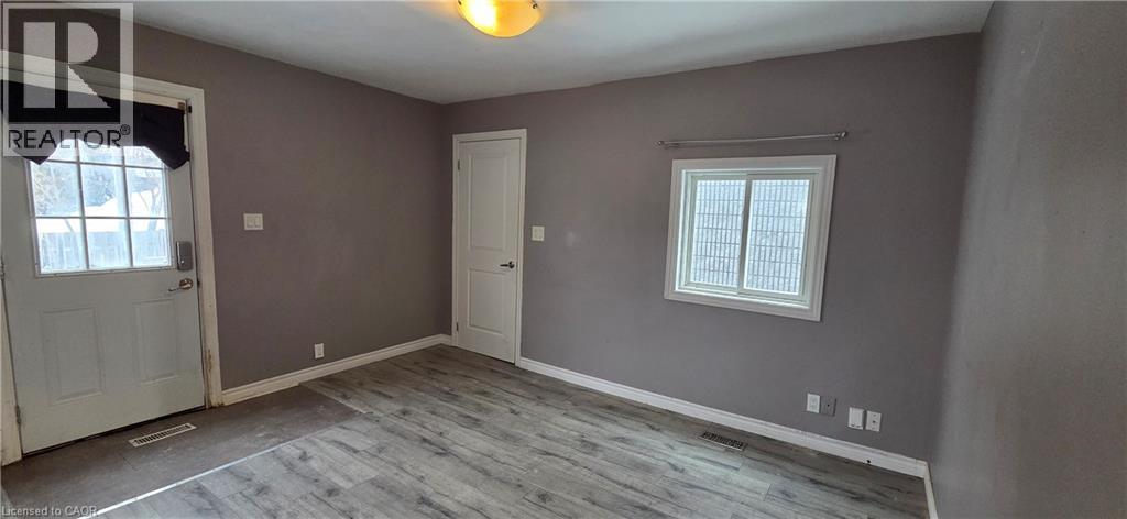 54 Wyandotte Street, Orillia, Ontario  L3V 5M9 - Photo 1 - 40798839