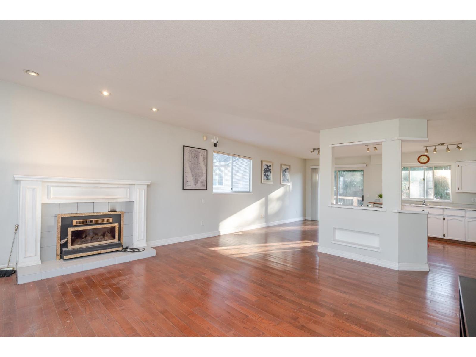 15688 93 Avenue, Surrey, British Columbia  V4N 3B2 - Photo 10 - R3075164