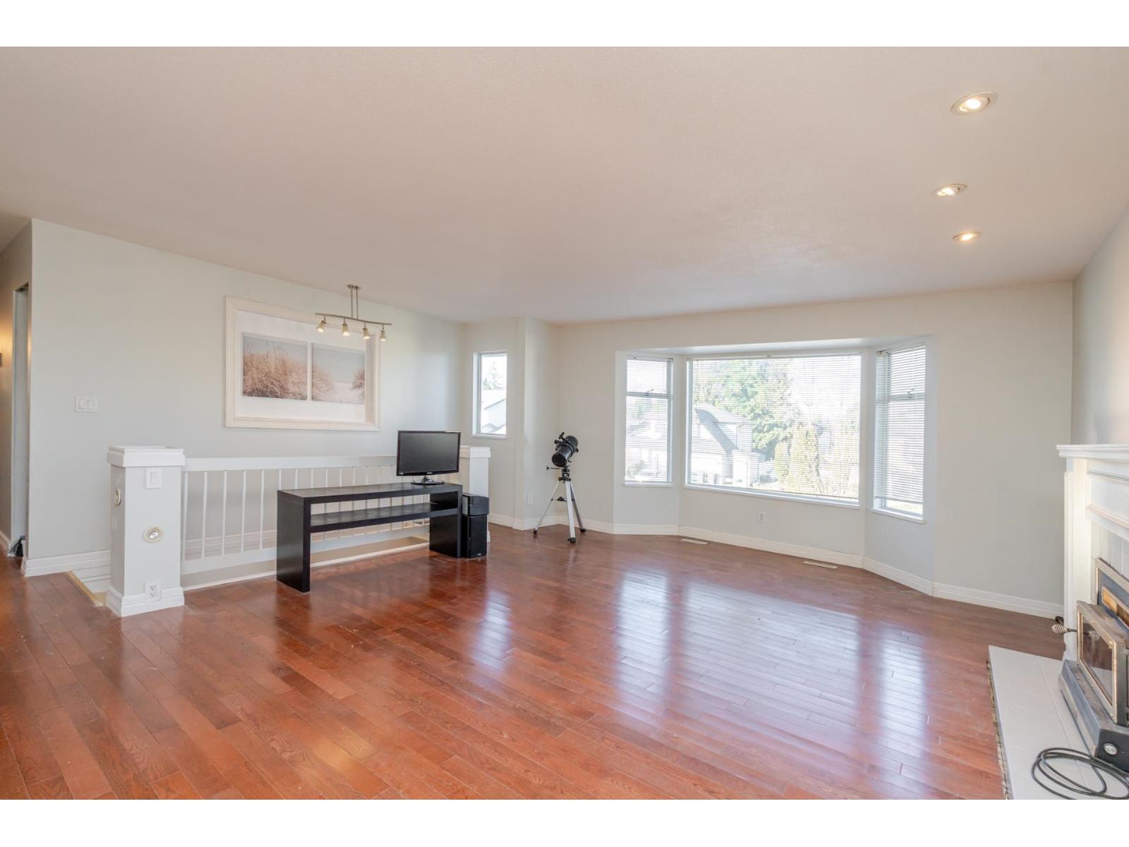 15688 93 Avenue, Surrey, British Columbia  V4N 3B2 - Photo 7 - R3075164