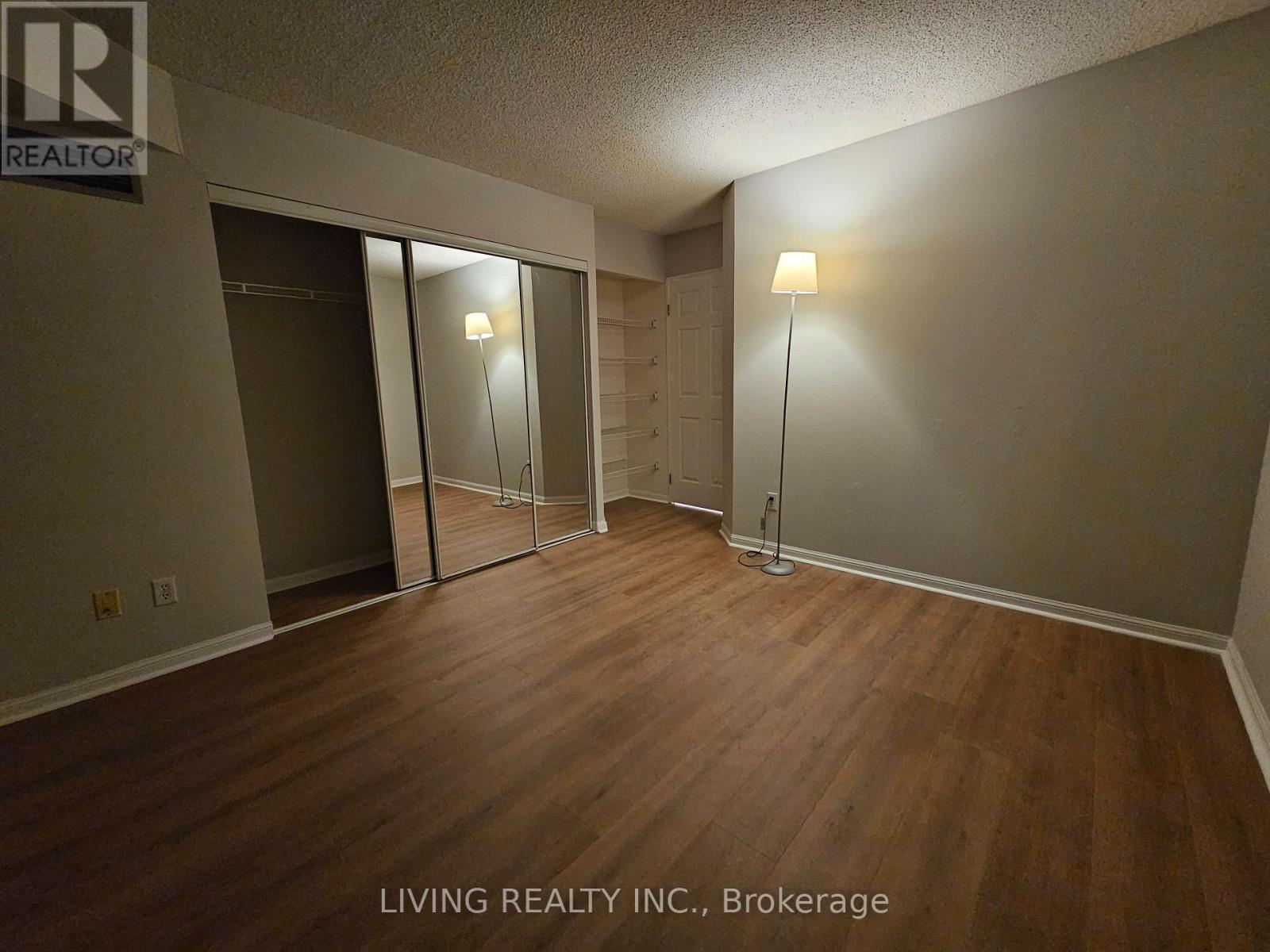 801 - 7 Carlton Street, Toronto, Ontario  M5B 2M3 - Photo 10 - C12703766