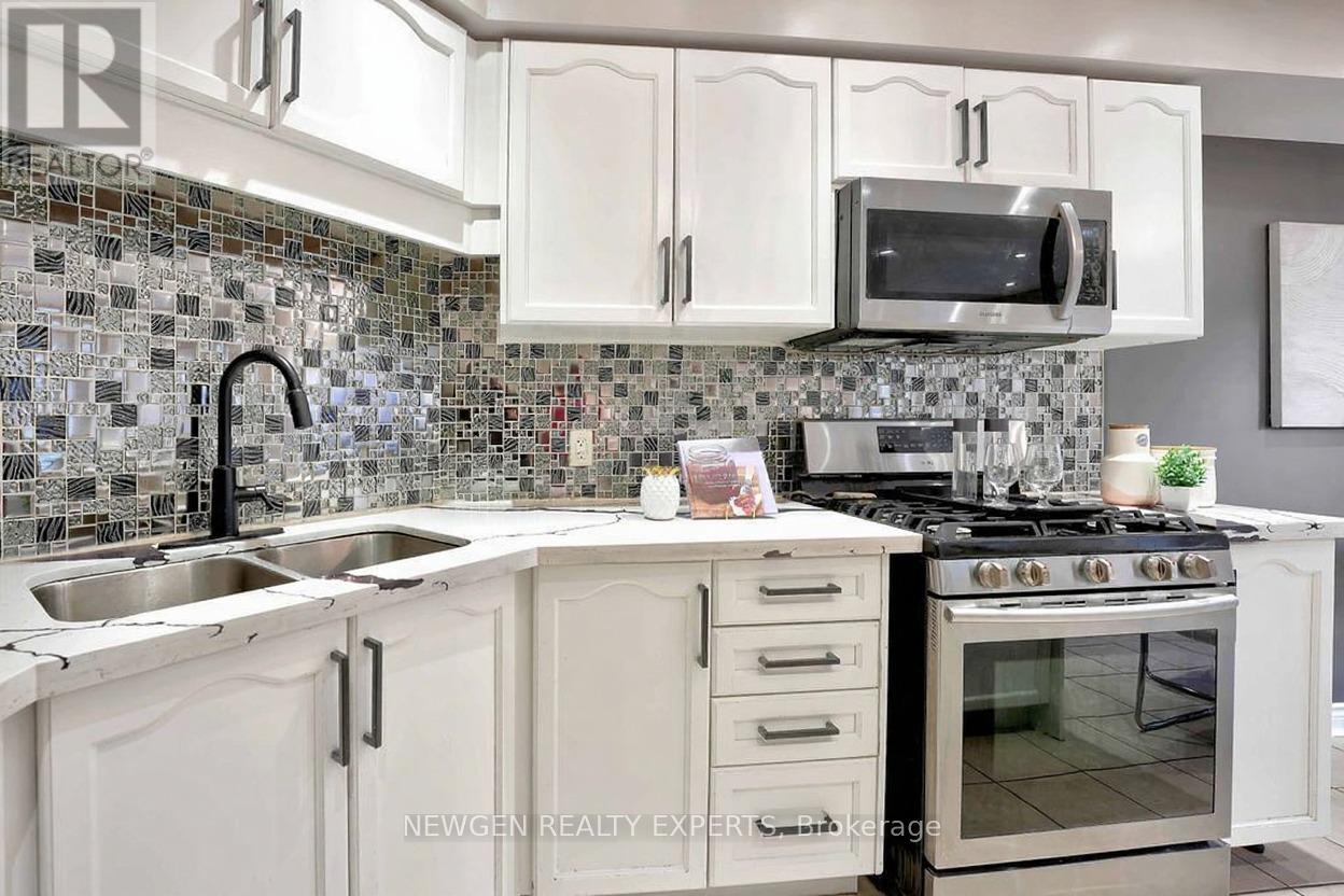 Upper - 68 Root Crescent E, Ajax, Ontario  L1T 4M3 - Photo 13 - E12701290