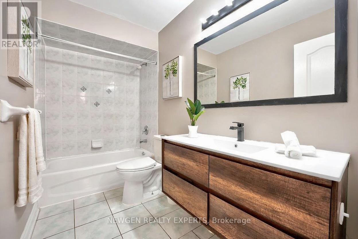 Upper - 68 Root Crescent E, Ajax, Ontario  L1T 4M3 - Photo 15 - E12701290