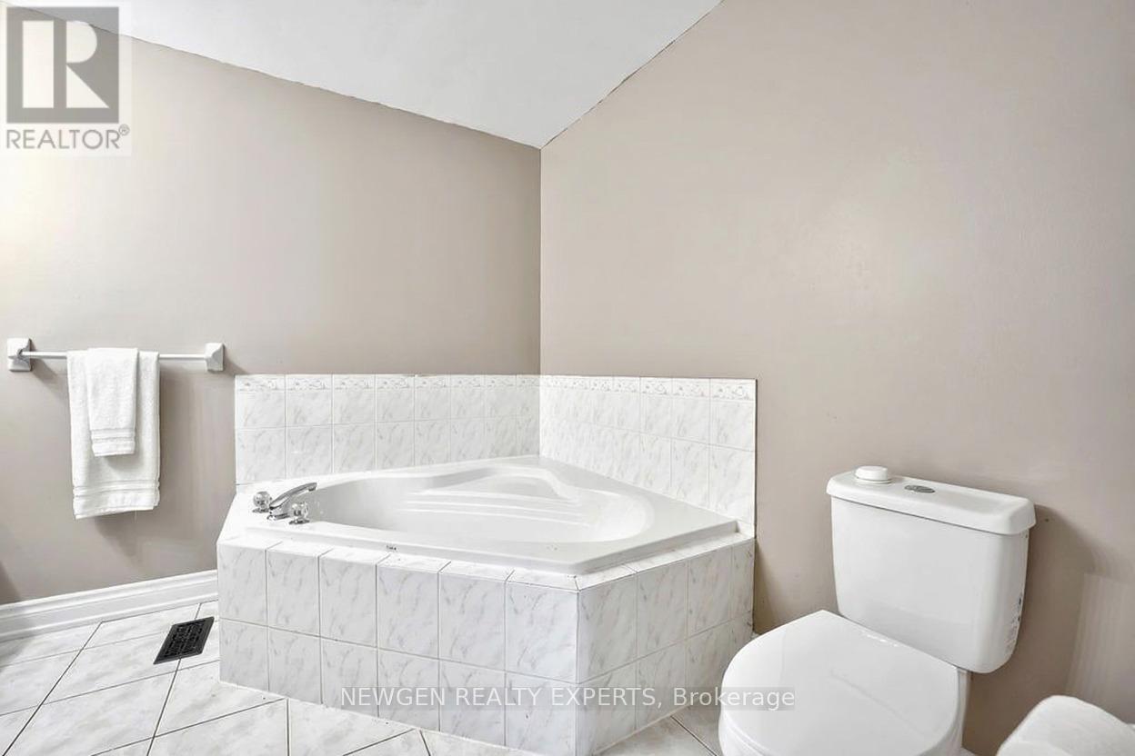 Upper - 68 Root Crescent E, Ajax, Ontario  L1T 4M3 - Photo 26 - E12701290