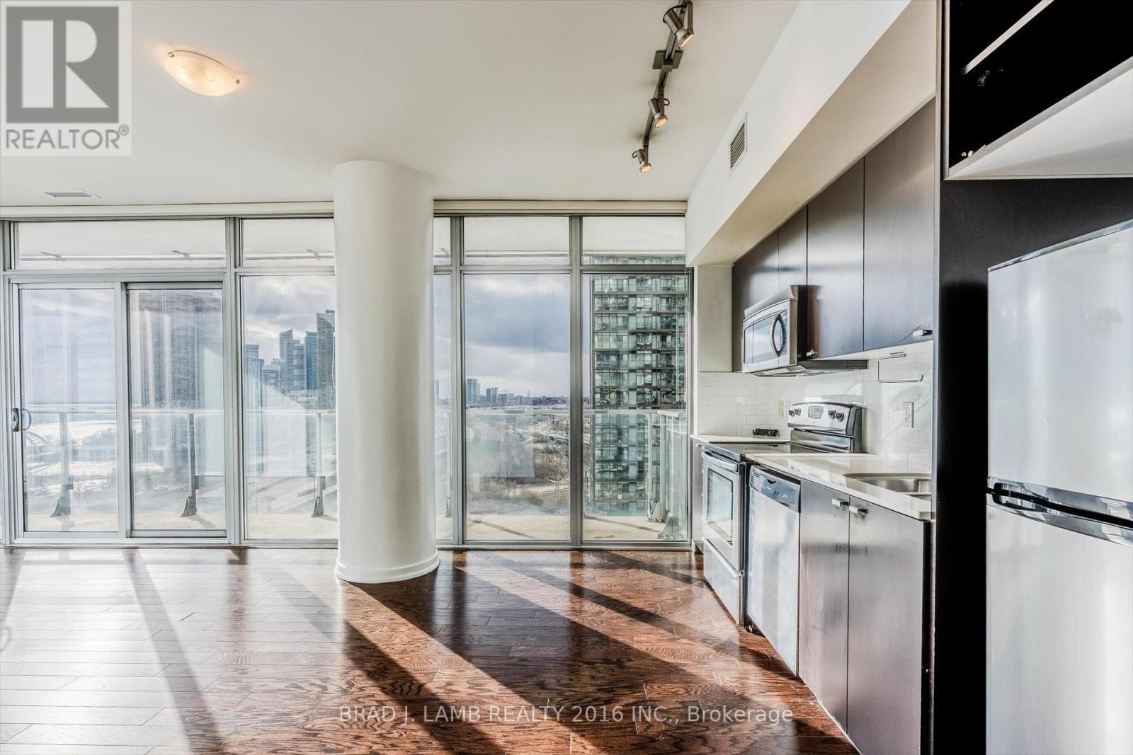 1305 - 103 The Queensway, Toronto, Ontario  M6S 5B3 - Photo 6 - W12703216