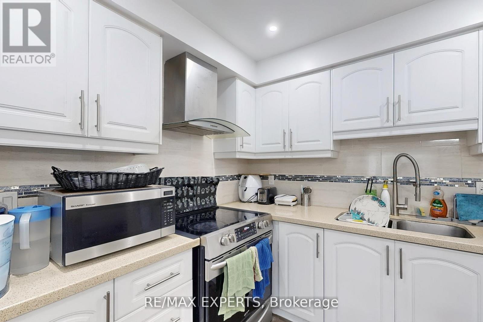 44 - 30 Dundalk Drive, Toronto, Ontario  M1P 2W5 - Photo 14 - E12703656