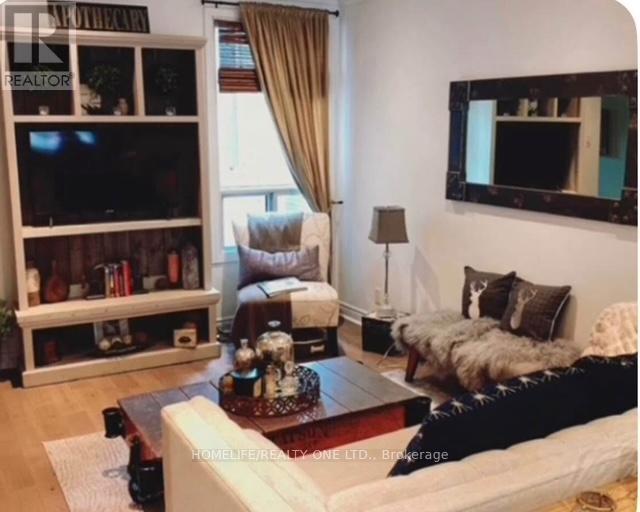 128 Carlaw Avenue, Toronto, Ontario  M4M 2R9 - Photo 3 - E12703788