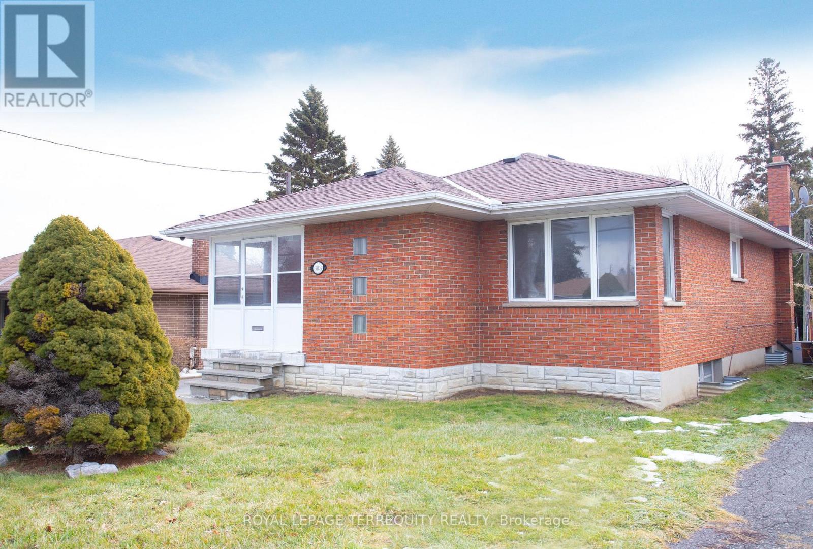 383 Rossland Road W, Oshawa, Ontario  L1J 3G7 - Photo 2 - E12703828