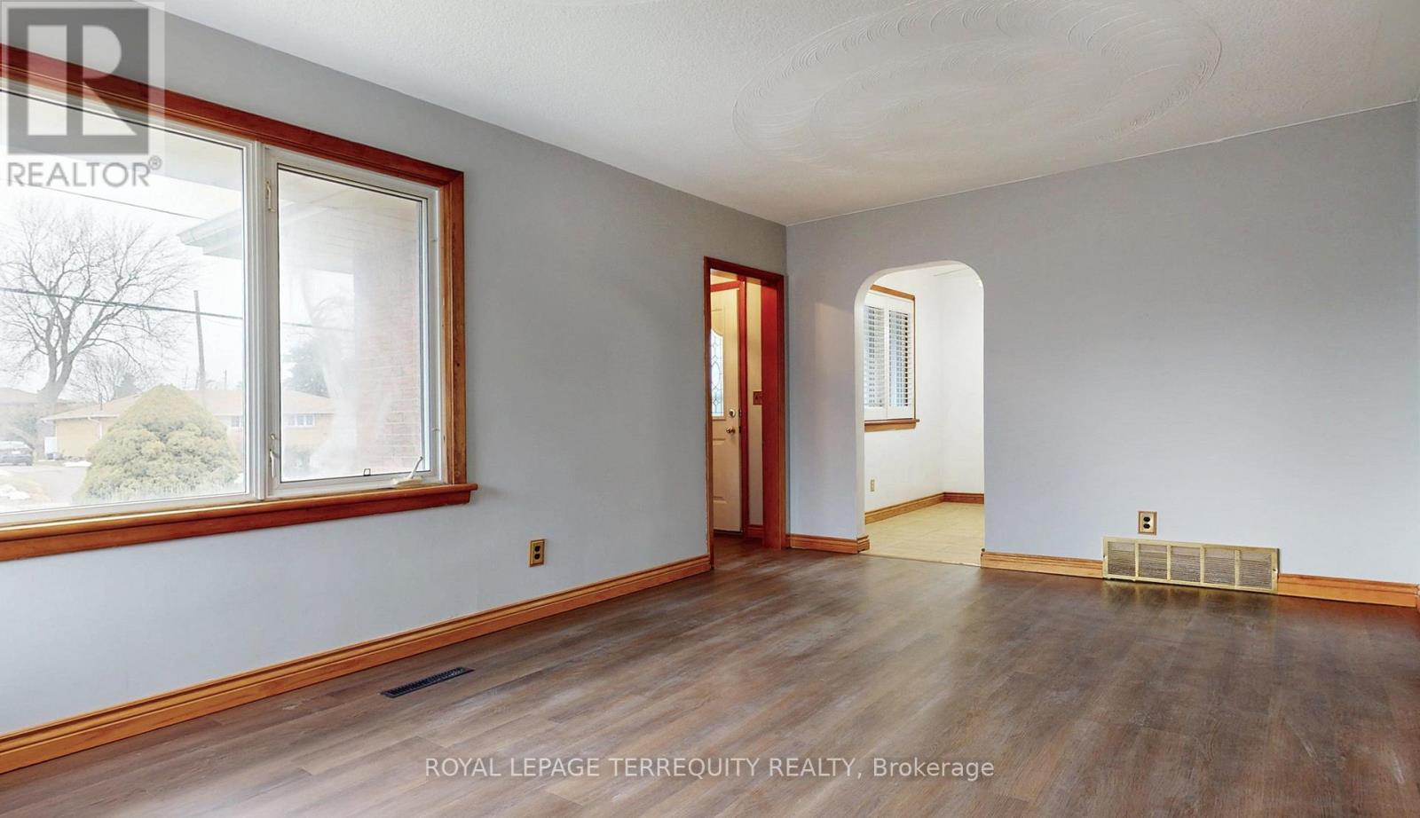 383 Rossland Road W, Oshawa, Ontario  L1J 3G7 - Photo 5 - E12703828