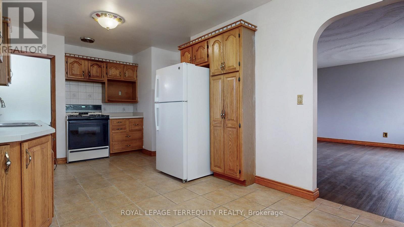 383 Rossland Road W, Oshawa, Ontario  L1J 3G7 - Photo 8 - E12703828