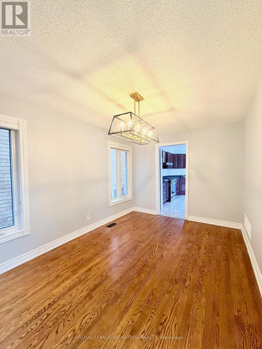 Main - 16 Oak Knoll Crescent, Toronto, Ontario  M1B 4V4 - Photo 12 - E12703858