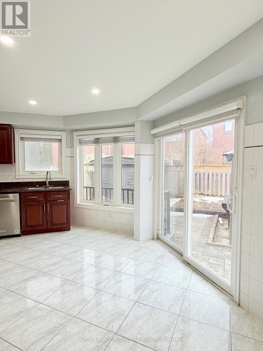 Main - 16 Oak Knoll Crescent, Toronto, Ontario  M1B 4V4 - Photo 17 - E12703858