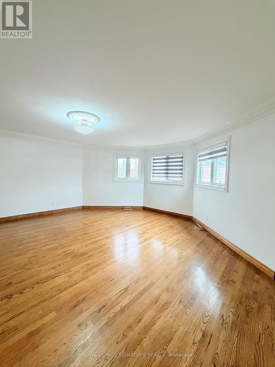 Main - 16 Oak Knoll Crescent, Toronto, Ontario  M1B 4V4 - Photo 22 - E12703858