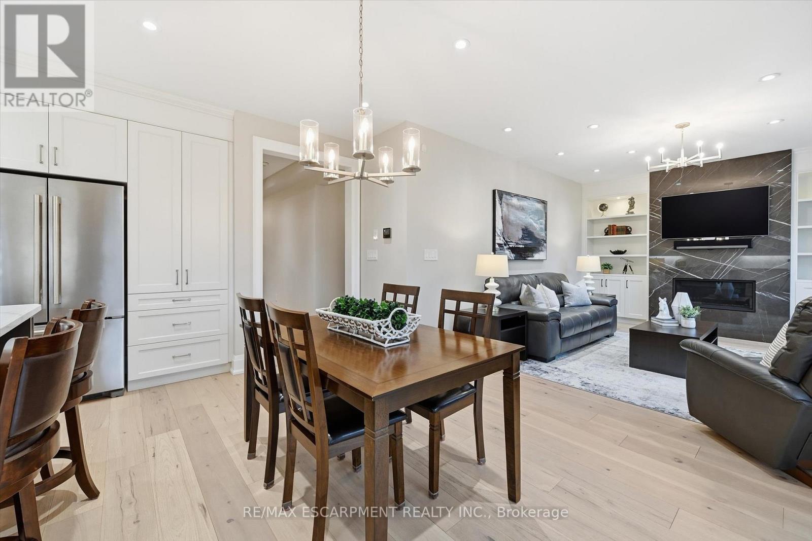 2229 Tallman Avenue, Burlington, Ontario  L7R 1R2 - Photo 12 - W12703610