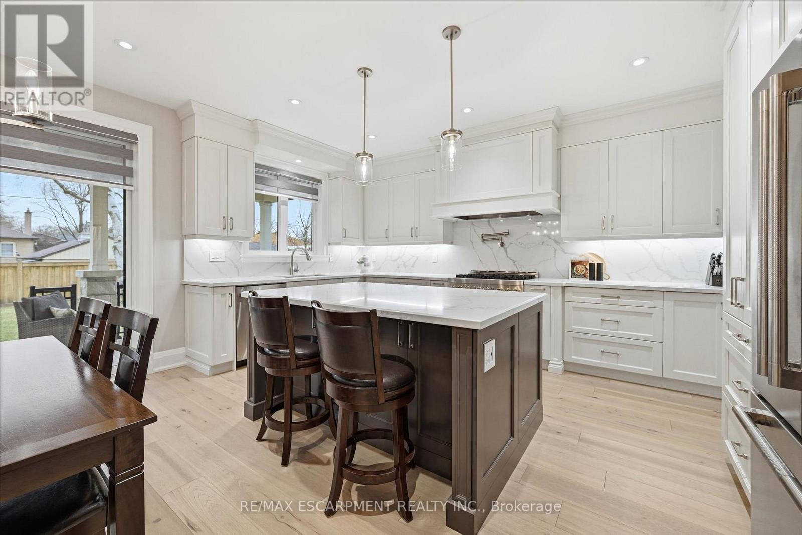 2229 Tallman Avenue, Burlington, Ontario  L7R 1R2 - Photo 14 - W12703610