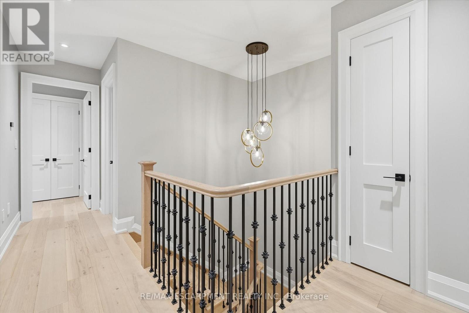 2229 Tallman Avenue, Burlington, Ontario  L7R 1R2 - Photo 28 - W12703610