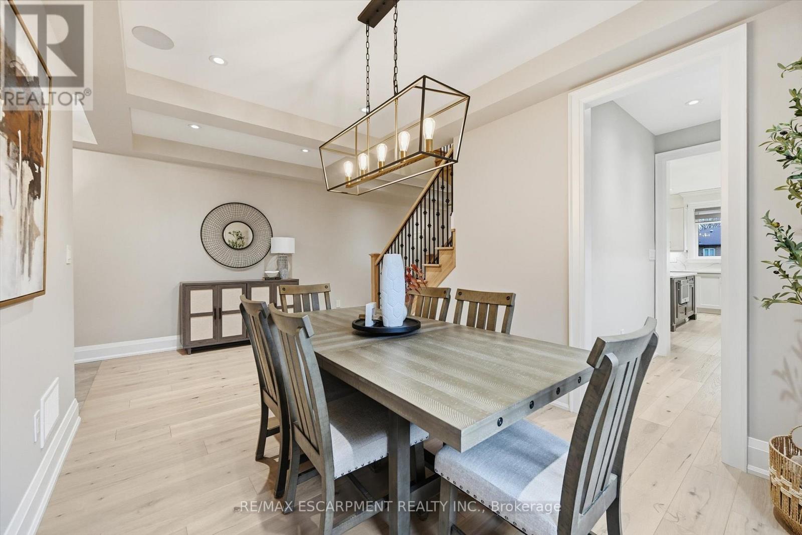 2229 Tallman Avenue, Burlington, Ontario  L7R 1R2 - Photo 8 - W12703610