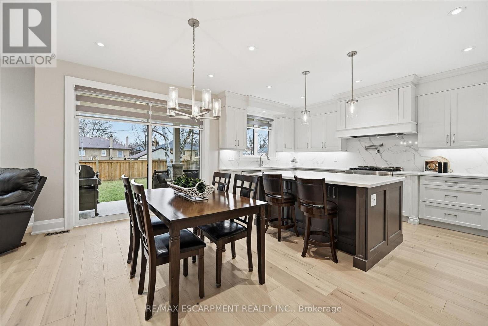 2229 Tallman Avenue, Burlington, Ontario  L7R 1R2 - Photo 10 - W12703610