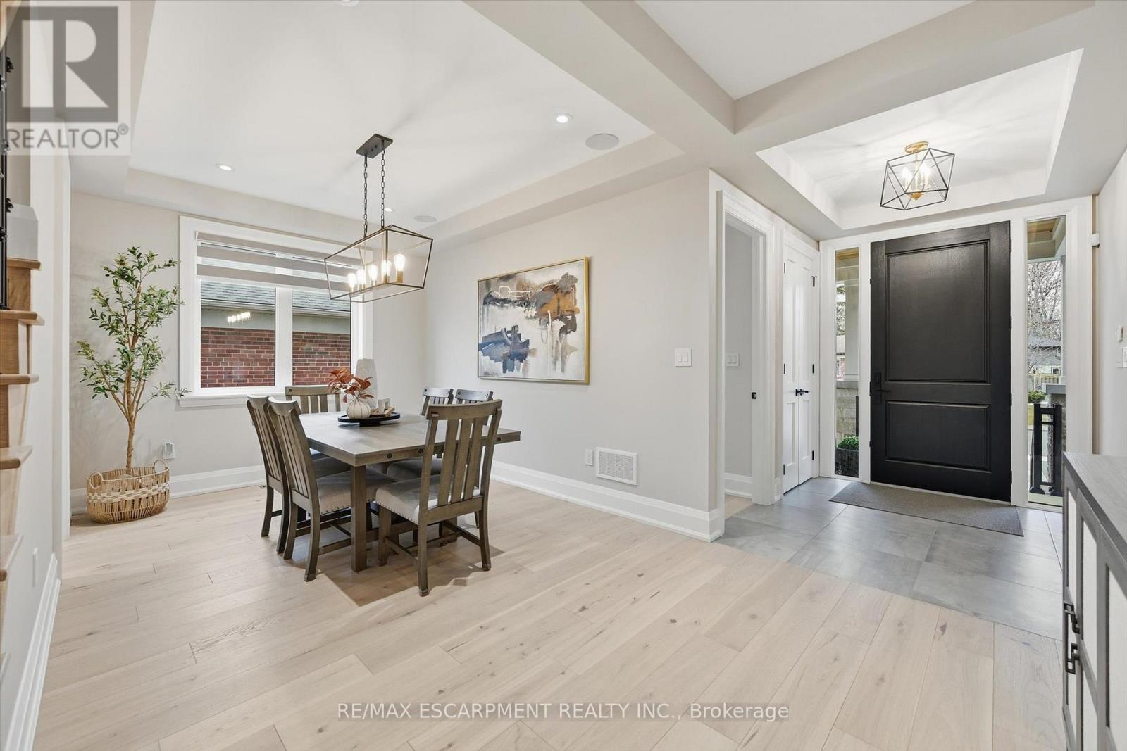 2229 Tallman Avenue, Burlington, Ontario  L7R 1R2 - Photo 7 - W12703610